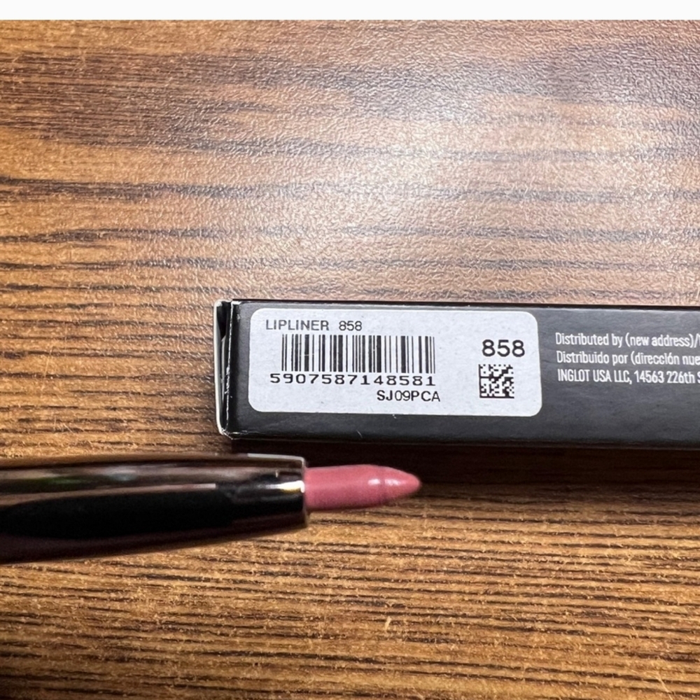NWT INGLOT Pink Lip Liner #858